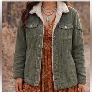 VINTAGE Corduroy Sherpa Jacket olive green  – Cozy & Boho Style